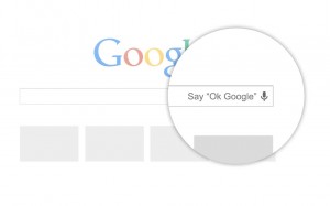 سيظهر على يمين صندوق البحث أيقونة ميكروفون صغيرة وعندما يقول المستخدم Ok Google يتم تفعيل عملية البحث الصوتي